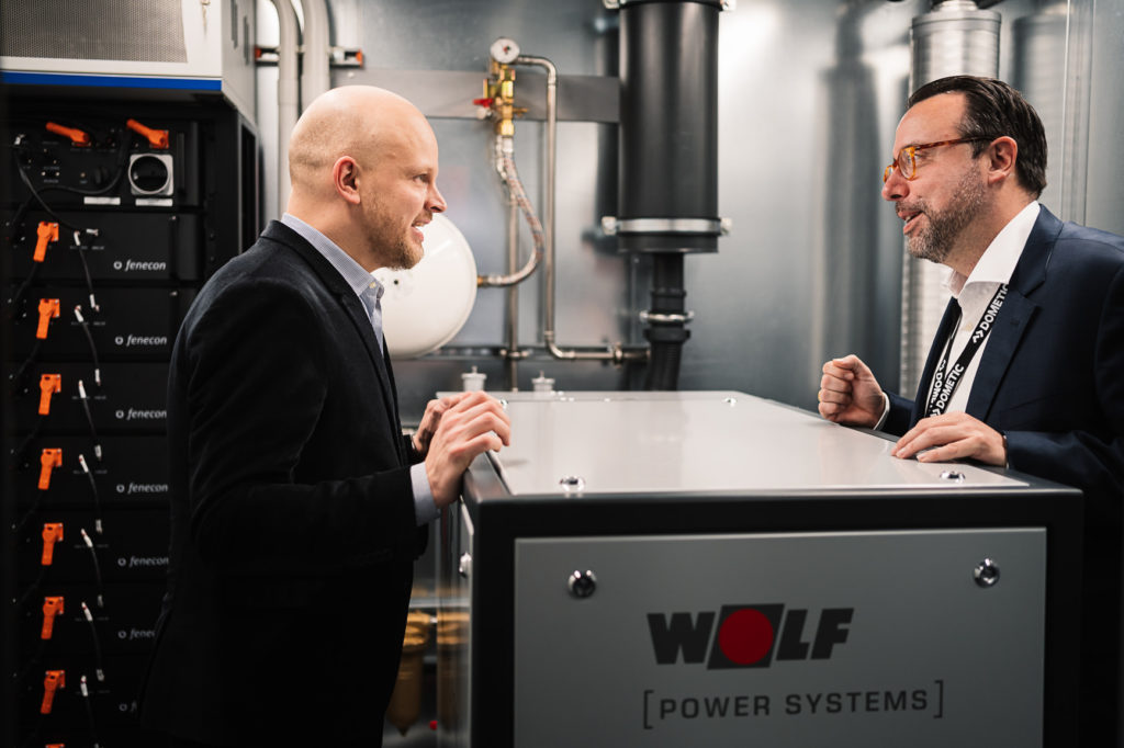 Vortragender Mann Maschine Industrie Event
